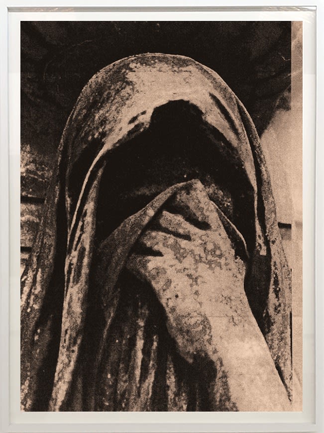 Thomas Hauser, The Wake of Dust (pleureuse), 2018
