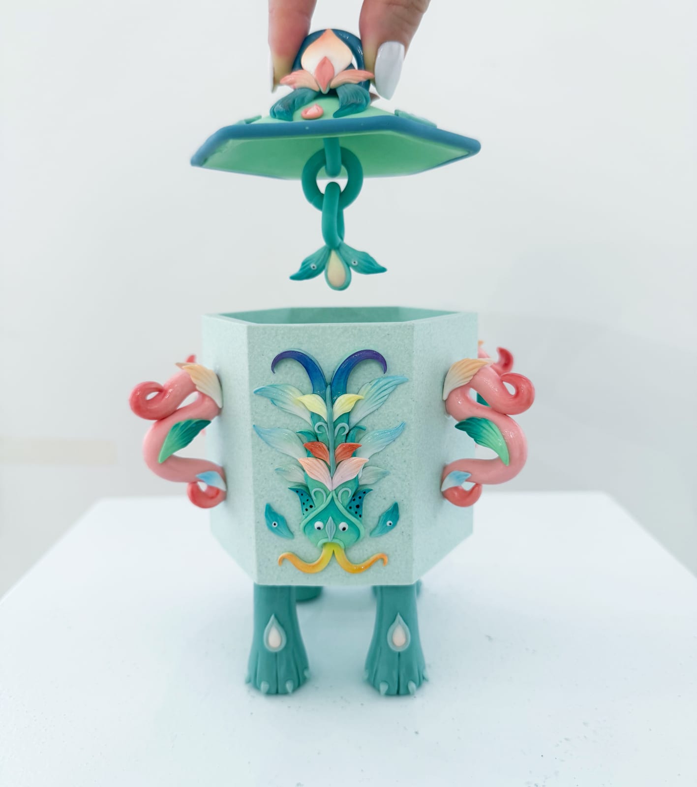 Hannah Lim, Magic Heluo-Fish Snuff Bottle , 2025