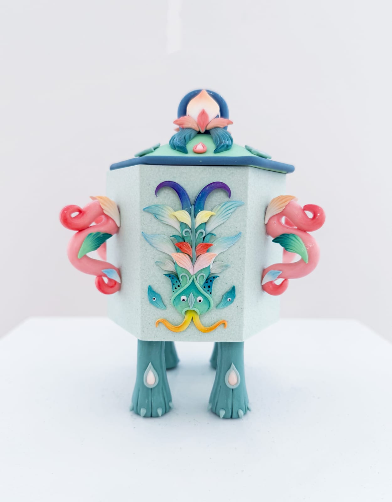 Hannah Lim, Magic Heluo-Fish Snuff Bottle , 2025