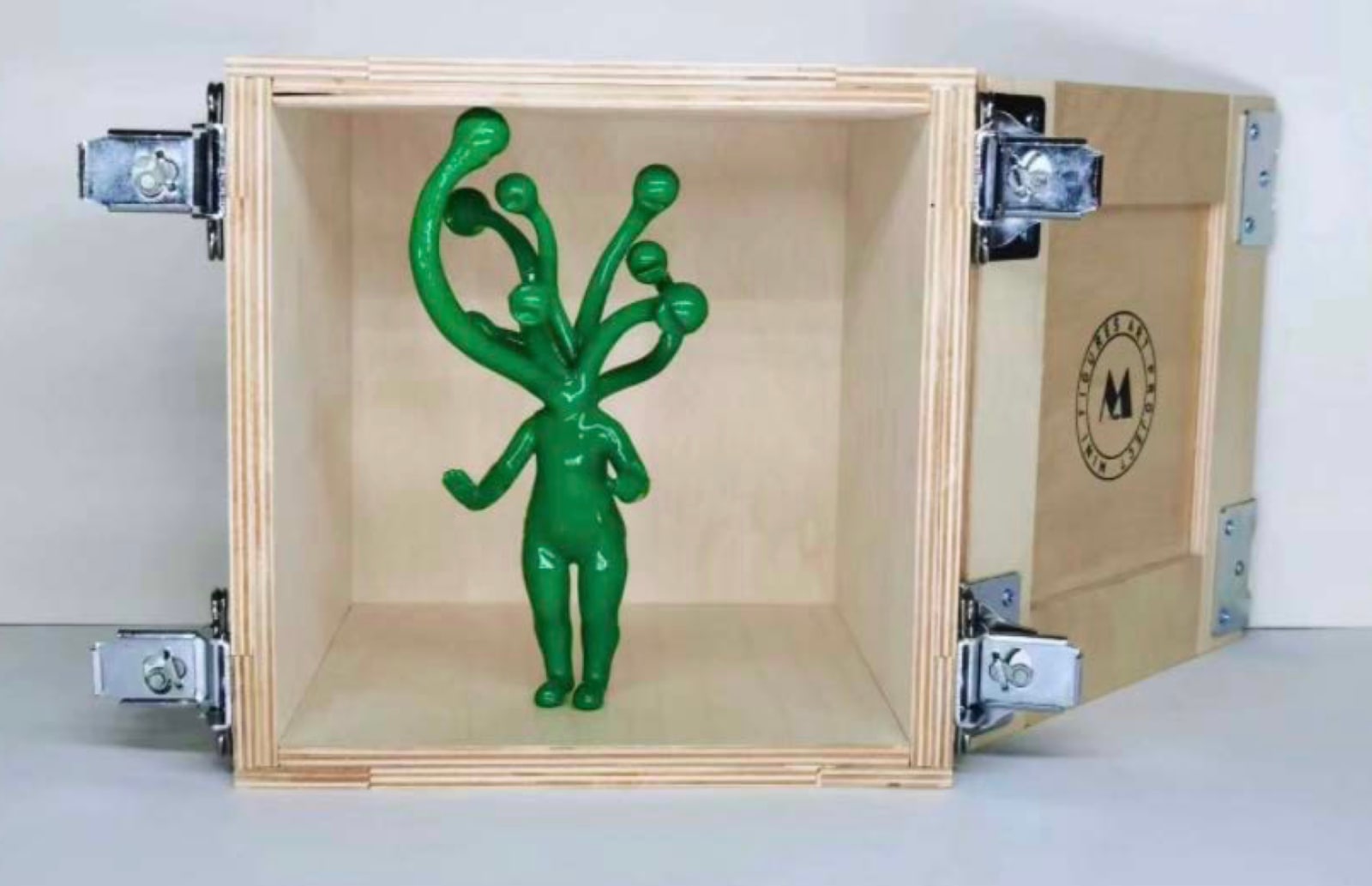 Guan Guan, Win a Female Artist_Green, 2024