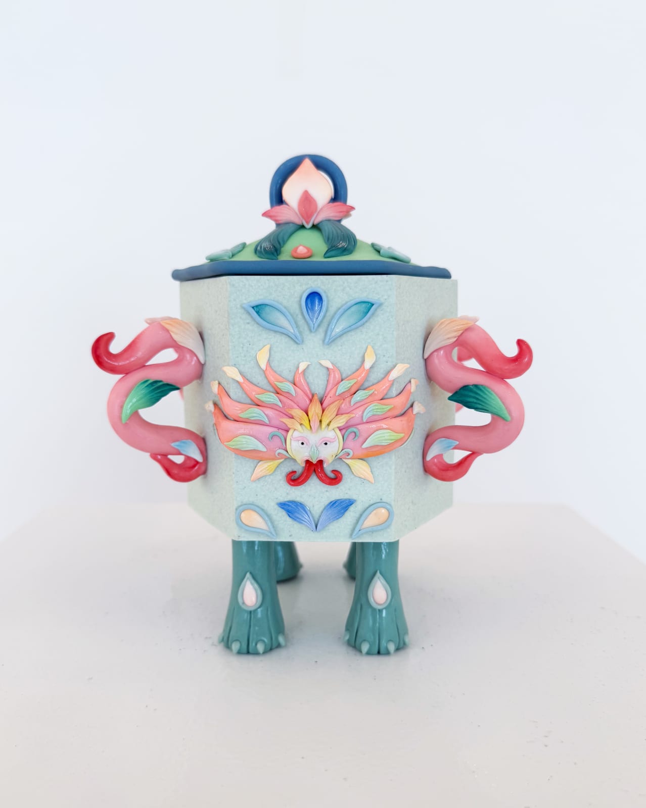 Hannah Lim, Magic Heluo-Fish Snuff Bottle , 2025