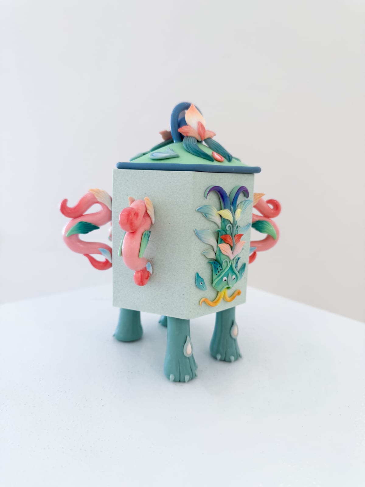 Hannah Lim, Magic Heluo-Fish Snuff Bottle , 2025