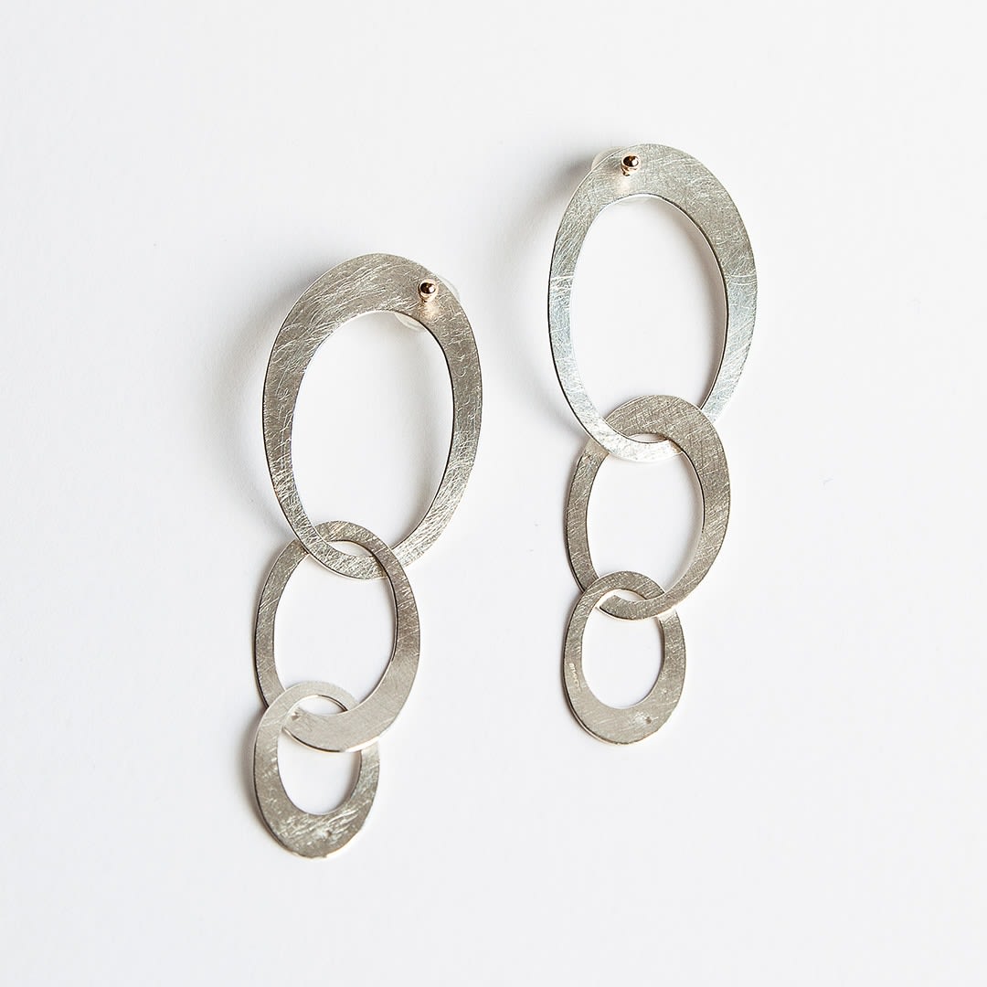 sculptural earrings by Ute Decker, jewellery artist exhibiting at Goldsmiths' Fair 2021