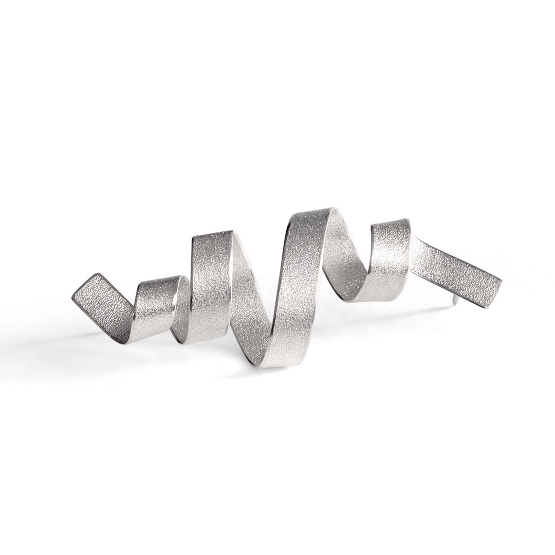 sculptural brooch – small calligraphy - in Fairtrade Silver - sculptural jewelry by artist Ute Decker