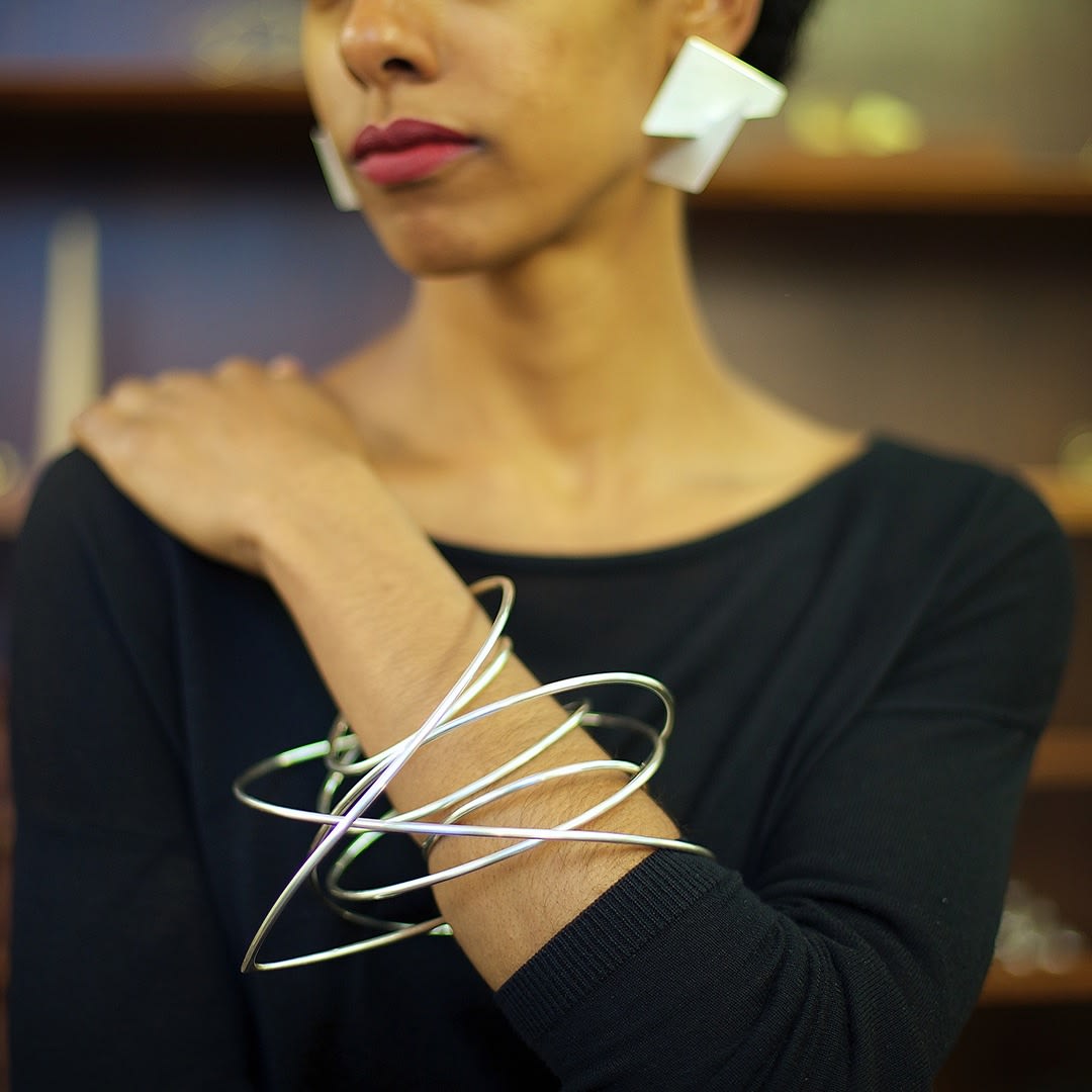 Geometric – pointed infinity chaos - in 100% recycled silver by geometric jewellery artist Ute Decker