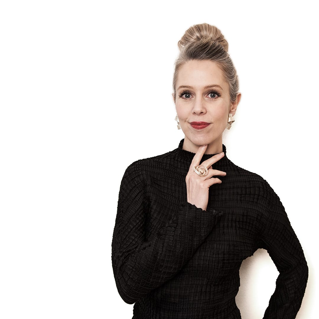 Sculptural ring – curling crest of a wave medium – 100% recycled silver by contemporary jewellery artist Ute Decker