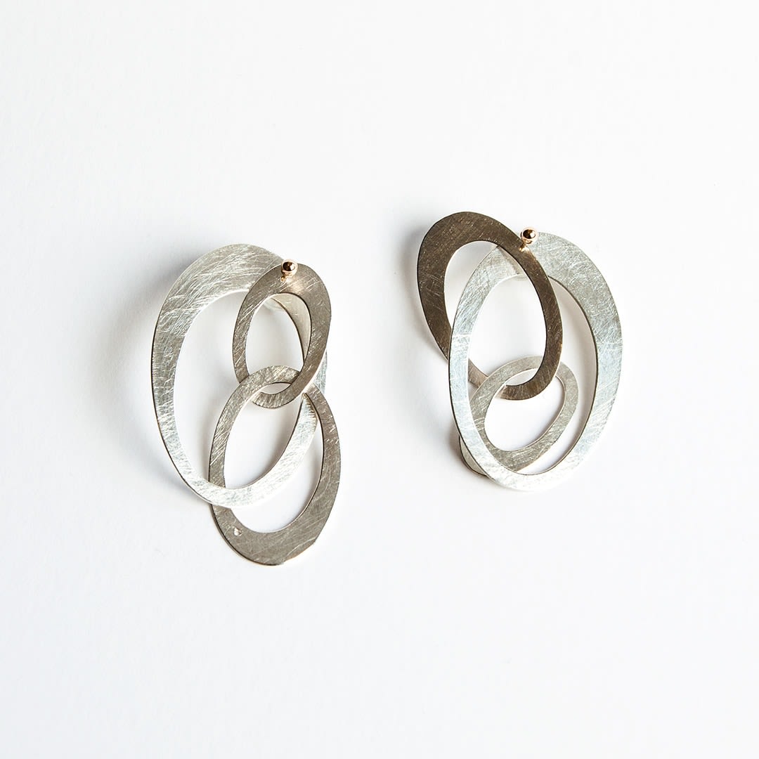 sculptural earrings by Ute Decker, jewellery artist exhibiting at Goldsmiths' Fair 2021