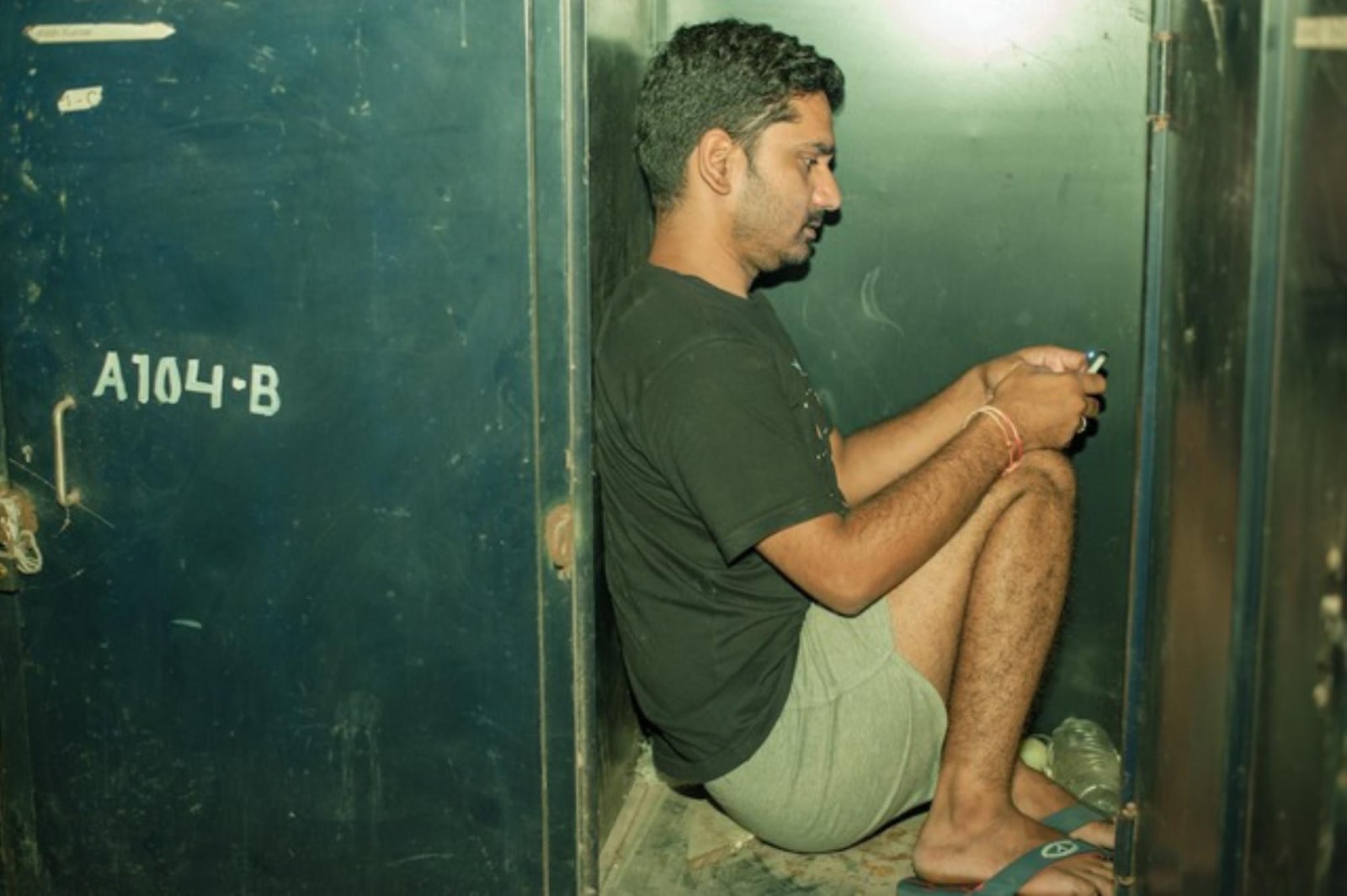 Charan Singh, Untitled # 7, Gandhi Nagar, Gujarat, India Not at Home: Liminal Narratives Series