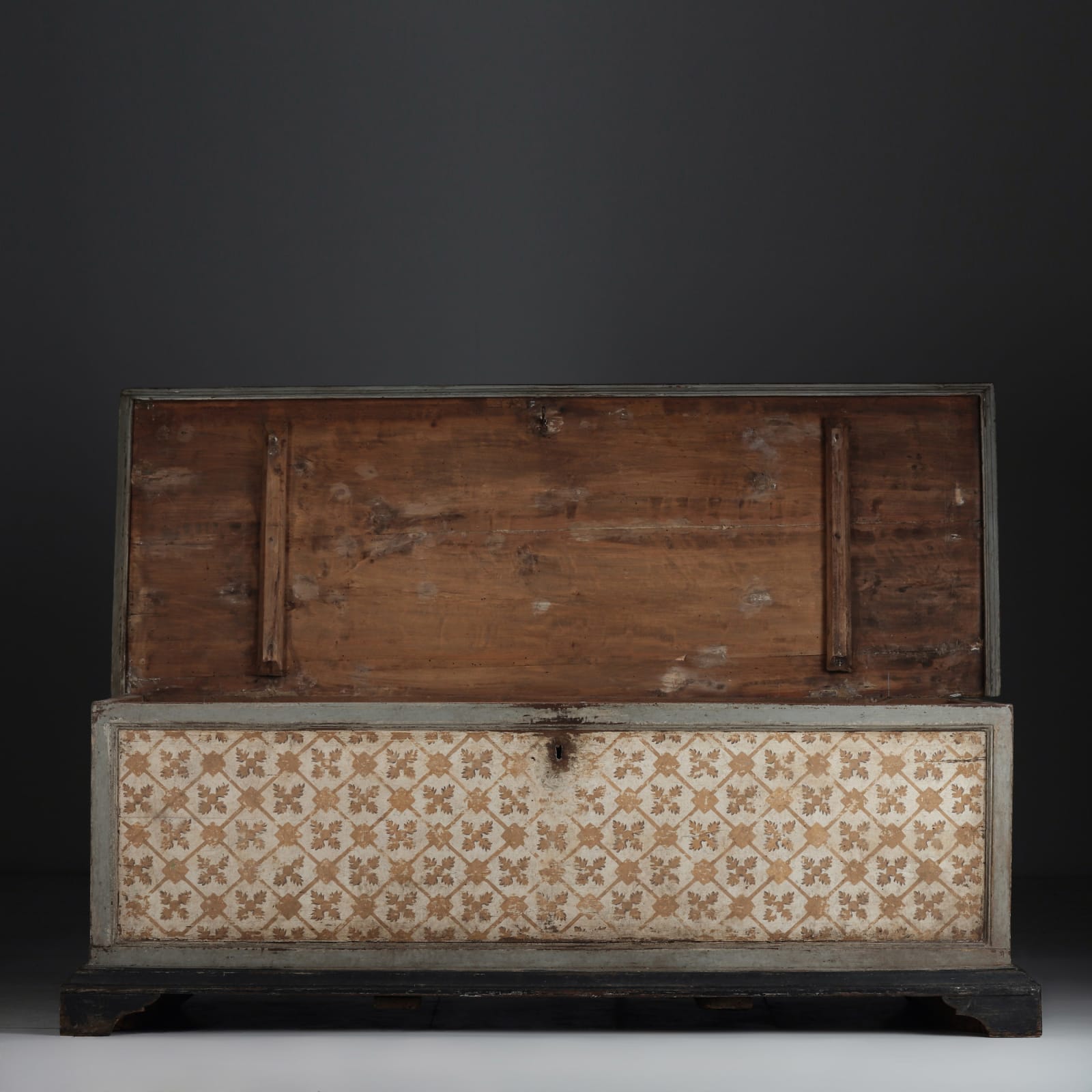 CASSONE , XVIII CENTURY (SOLD)