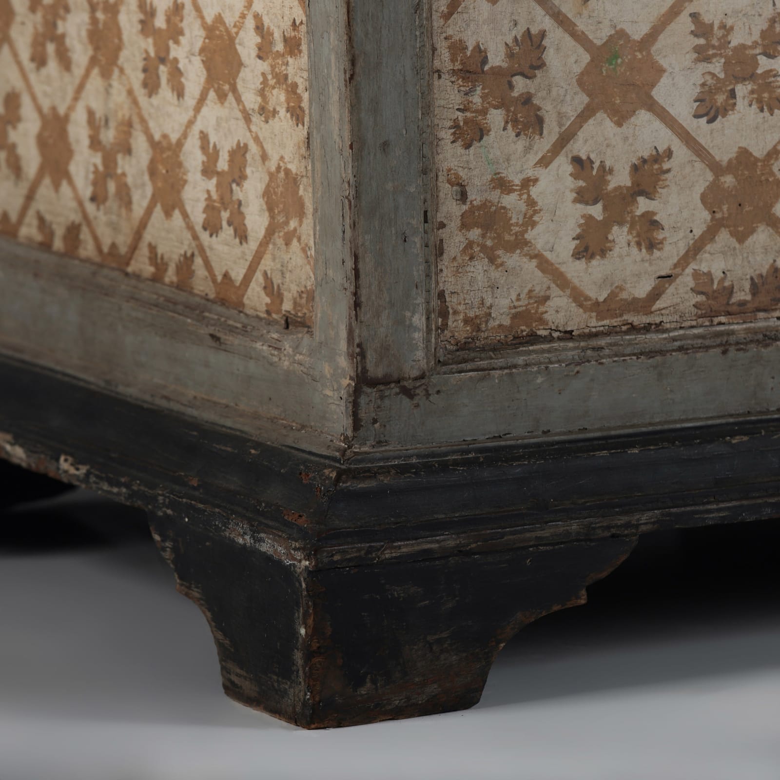 CASSONE , XVIII CENTURY (SOLD)