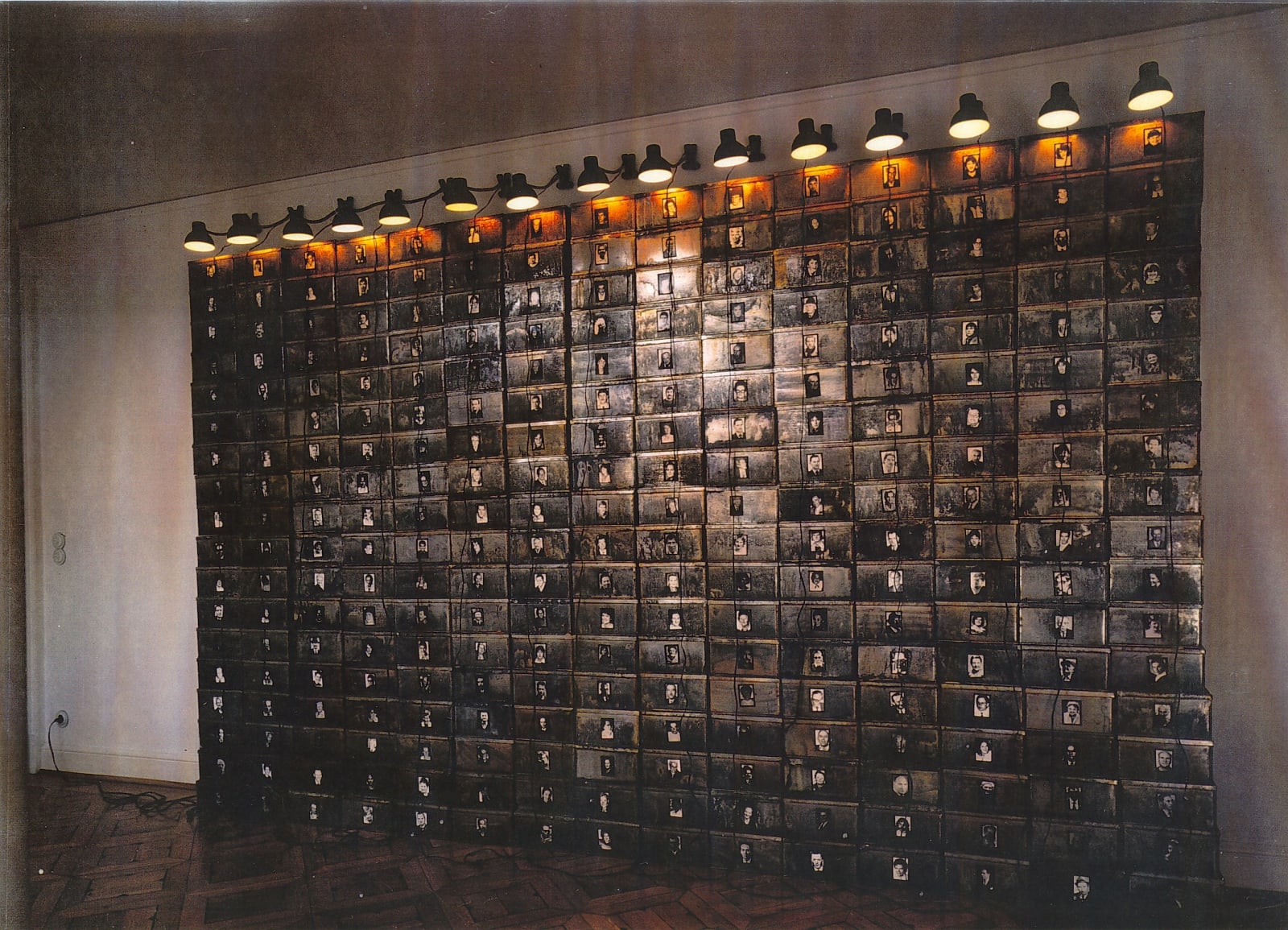 BOLTANSKI CHRISTIAN, RESERVE DES SUISSES MORTS, 1989