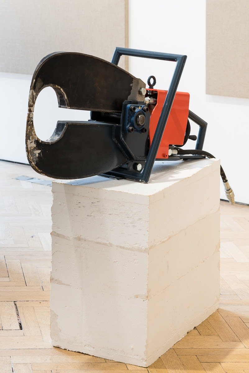 James Capper, PELICAN JAW NIPPER, 2014