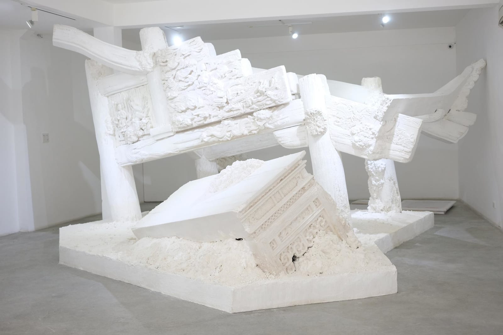 Le Giang, Đình Làng and Hương án, 2017