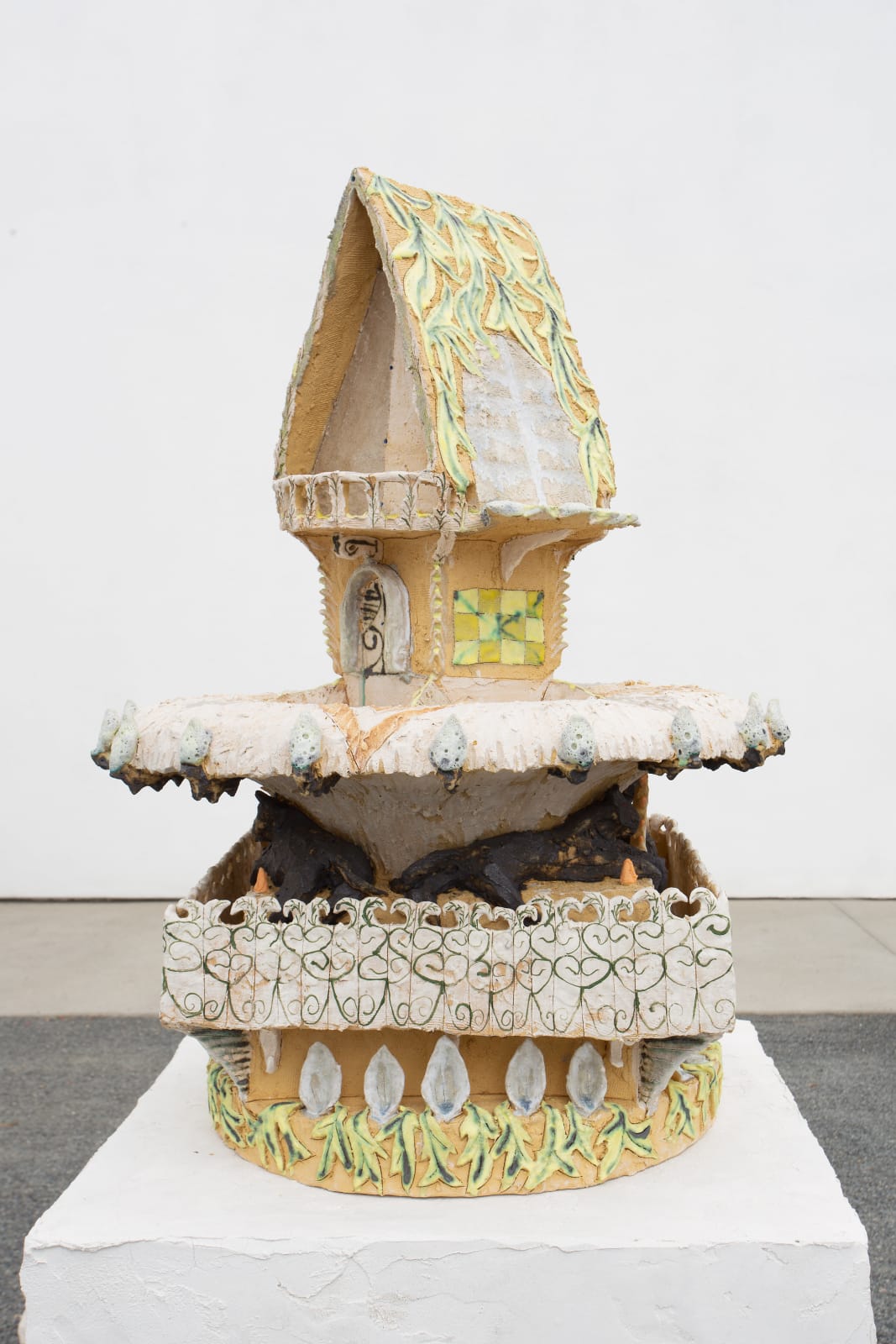 Amelia Lockwood, shelves and steps, 2022
