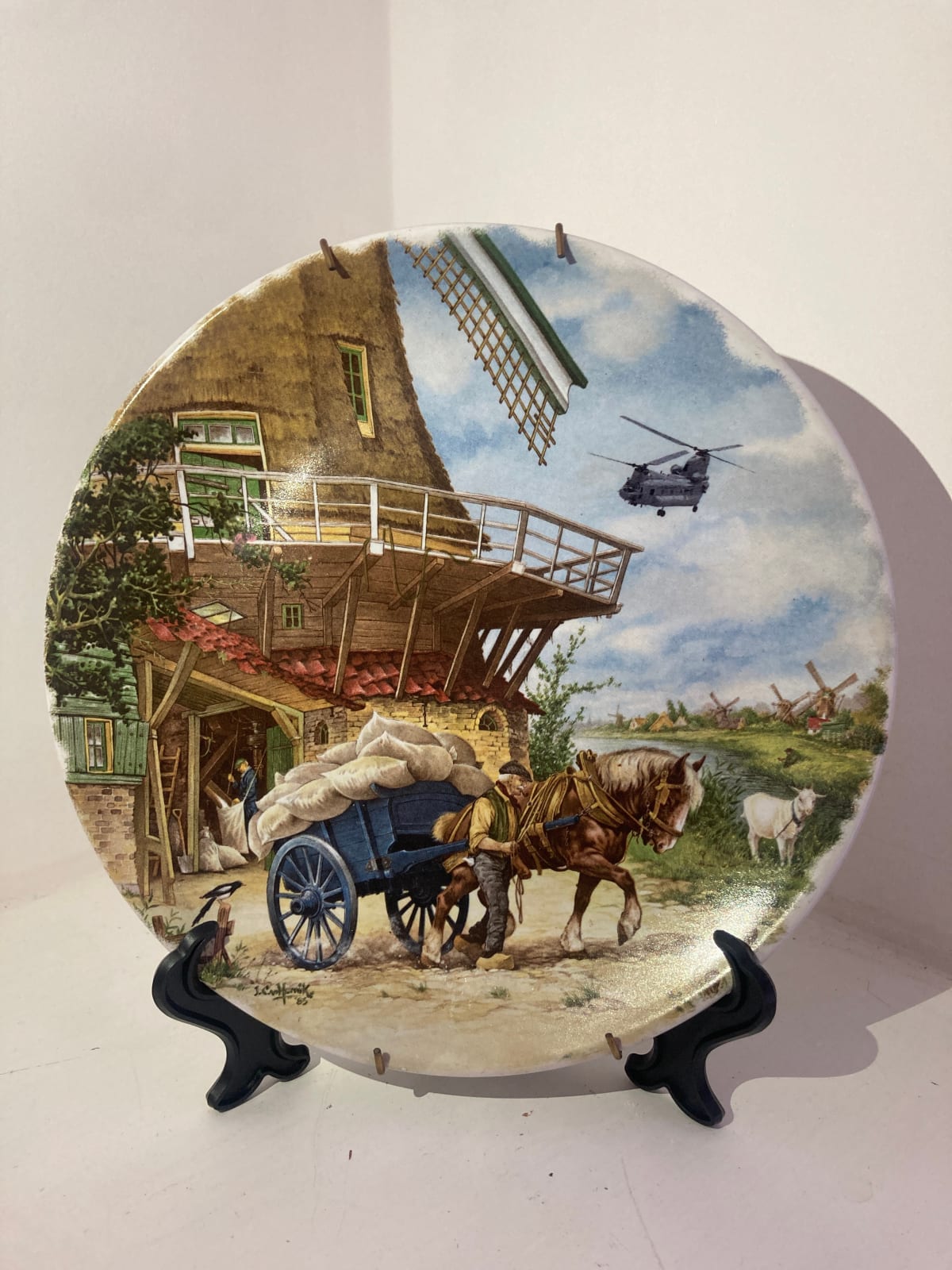 Haus of Lucy, Windmill and Chinnock