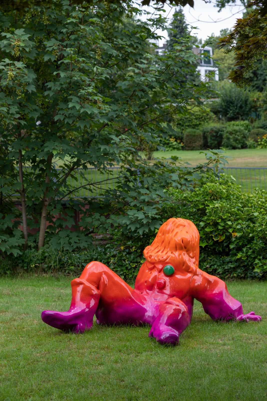 David Renggli, Scarecrow / Vogelscheuche (pink boy), 2020
