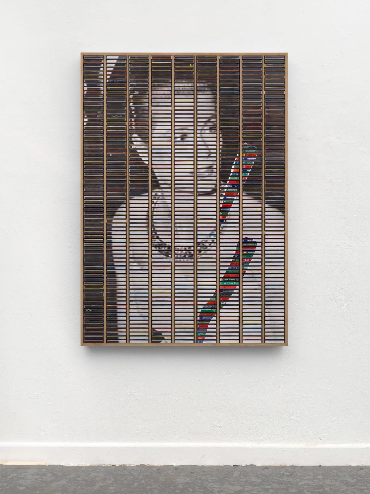 Gregor Hildebrandt, Grace im Mozart Dress Kasten, 2024