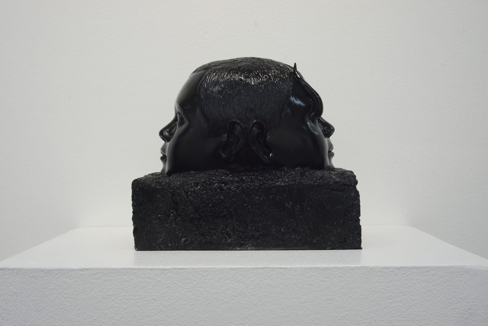 Lynyrd Paras, NAKADILAT SA DILIM (Black), 2025