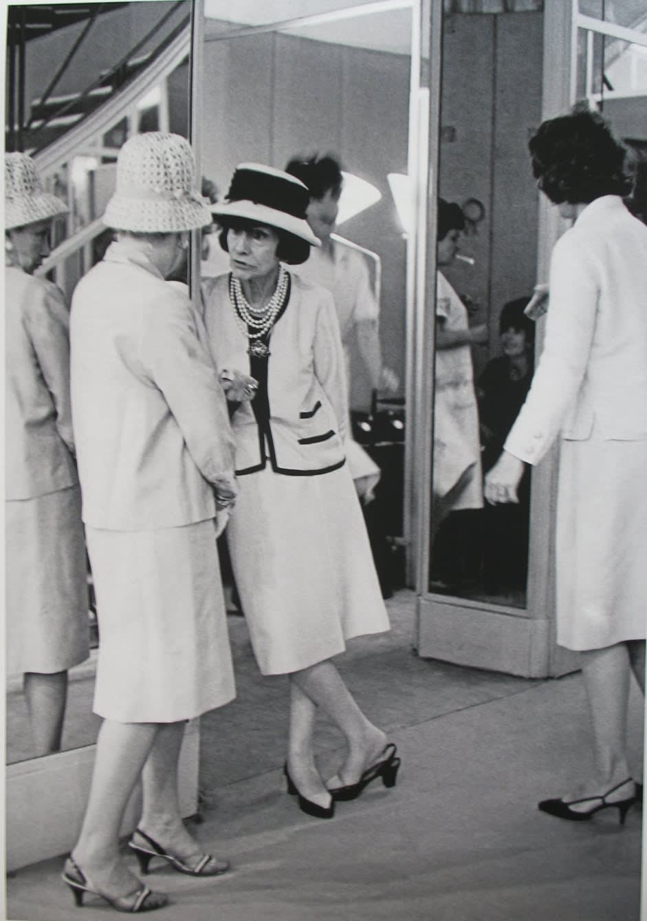 Chanel mademoiselle douglas 2025