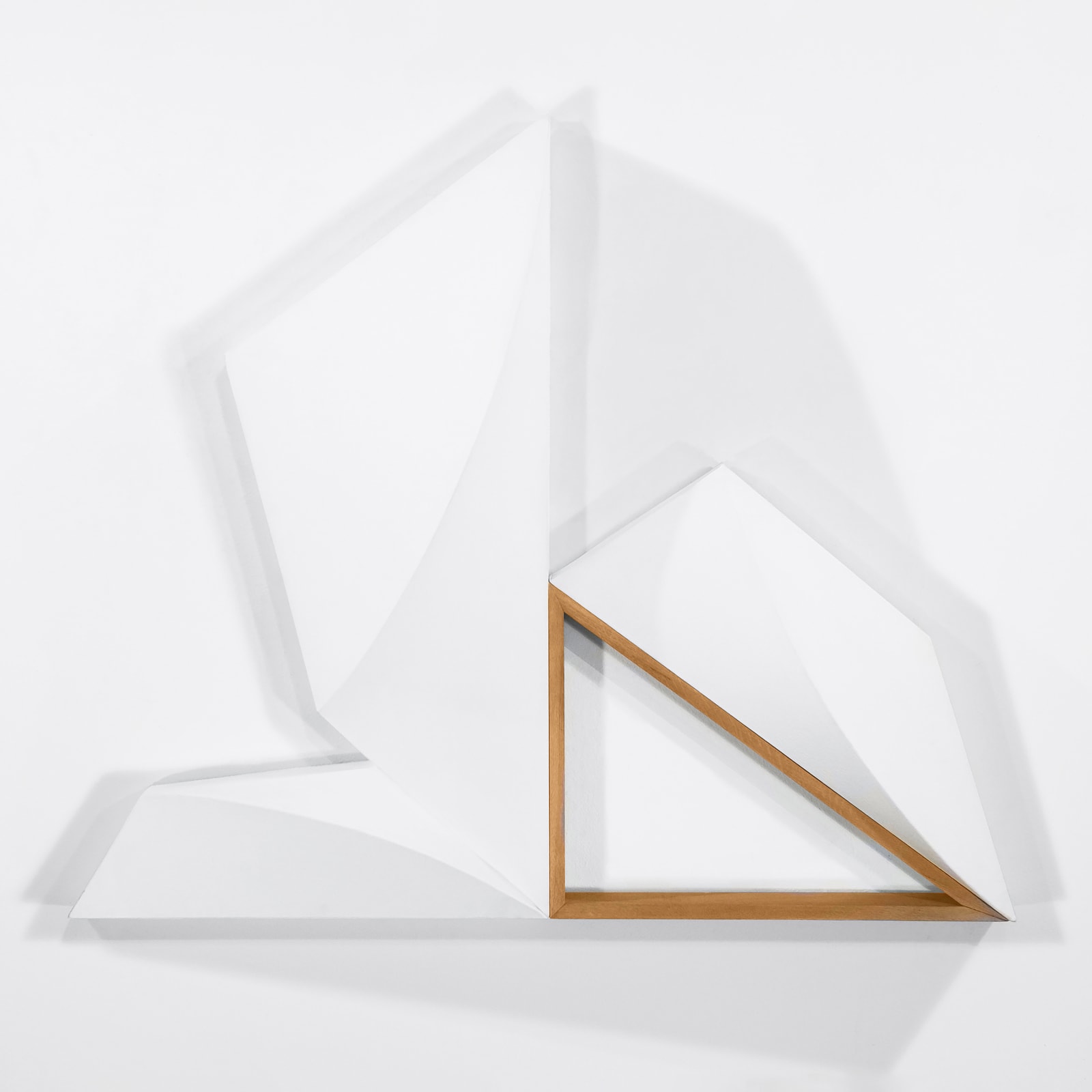 Tridimensional painting of three white stacked prisms, with a brown framed triangle at the bottom right corner