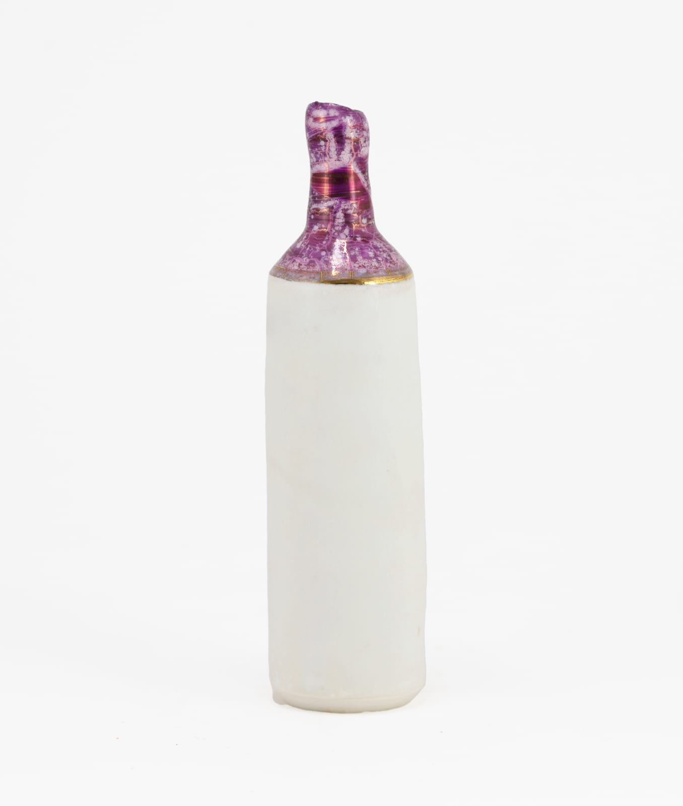 Hugh West, Lustred Bottle