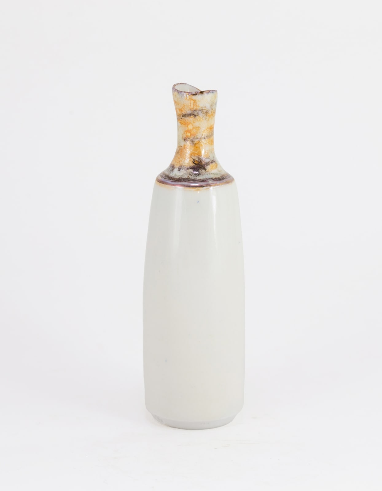 Hugh West, Lustred Bottle