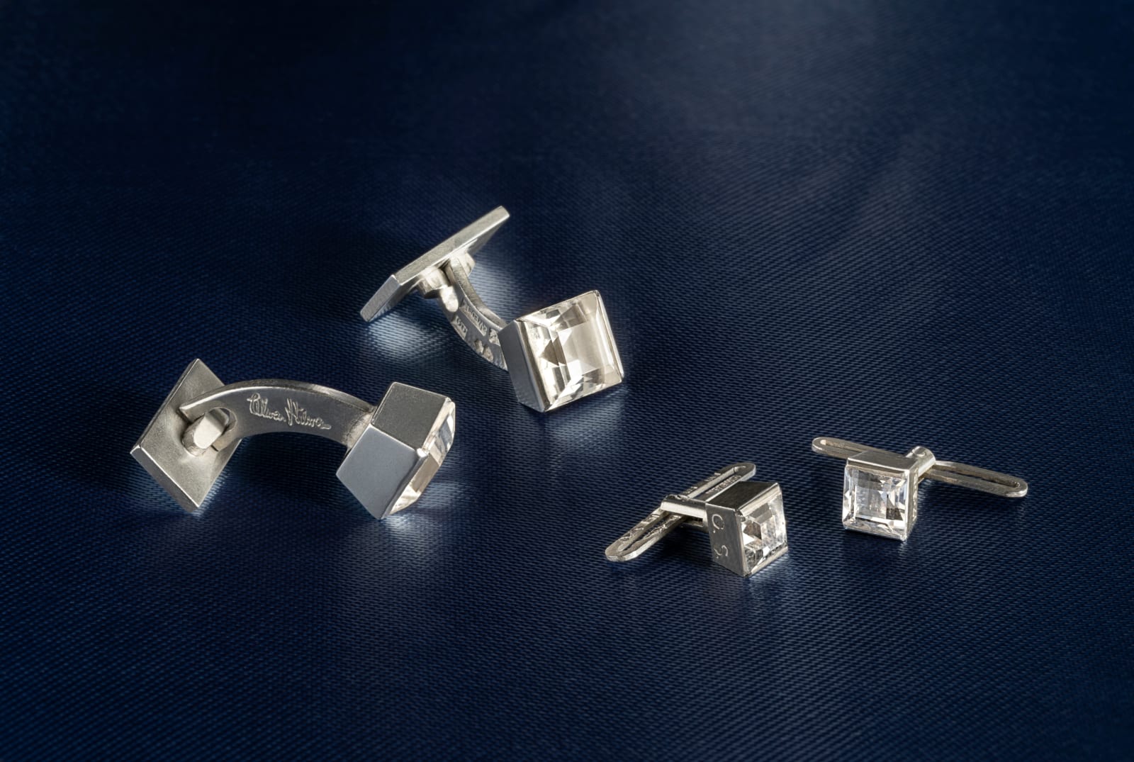 Wiwen Nilsson, Shirt buttons