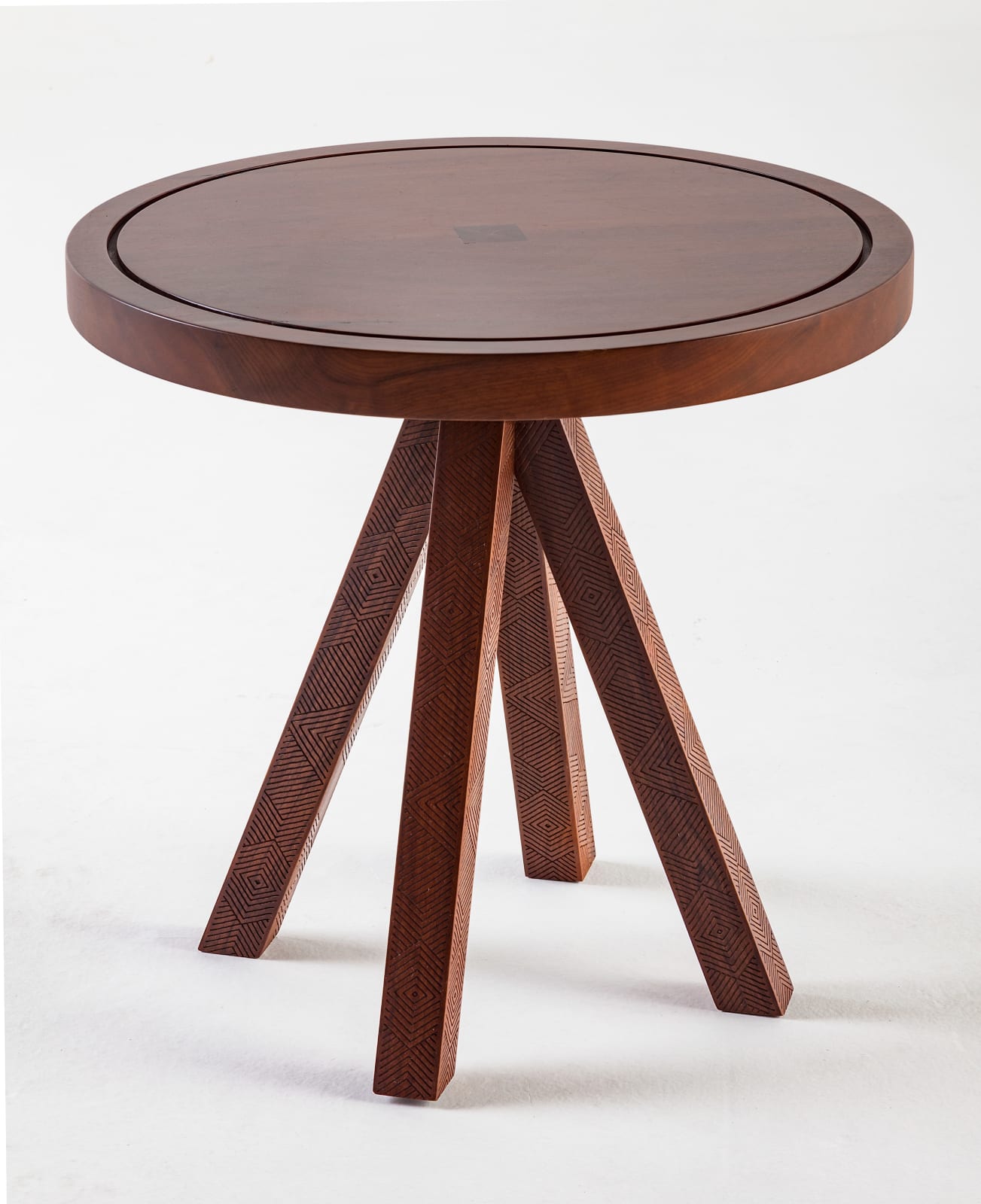 Maria Fernanda Paes de Barros, Tribos side table P, 2015
