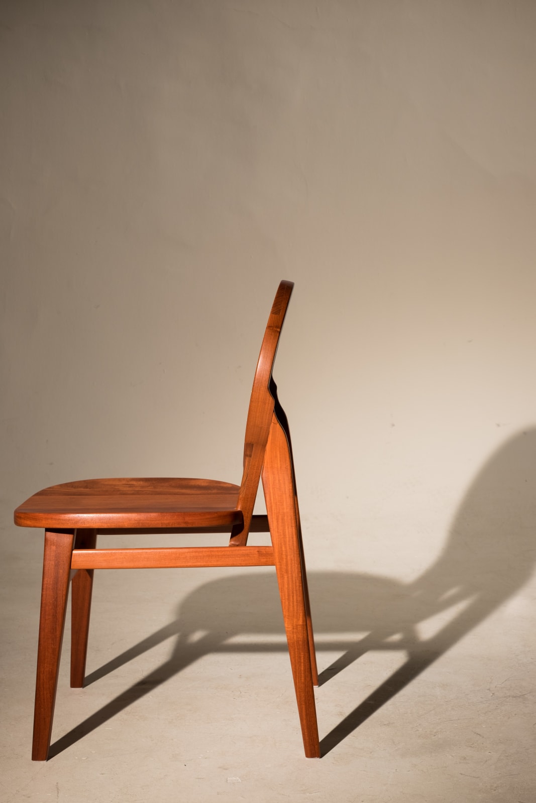 Maria Fernanda Paes de Barros, Cocar chair plain, 2019