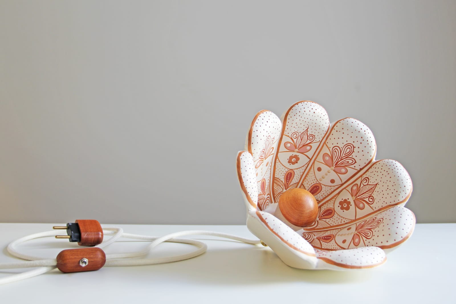 Maria Fernanda Paes de Barros, Ni table lamp, 2017