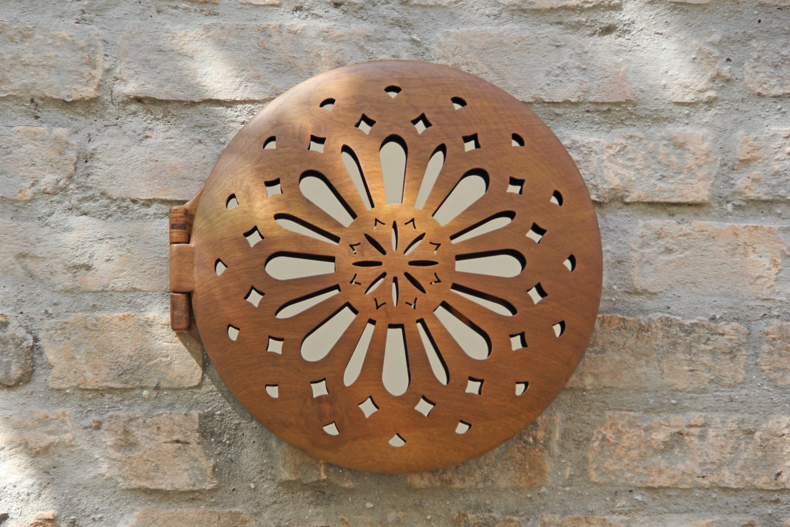 Maria Fernanda Paes de Barros, Reliquary Mirror, 2018