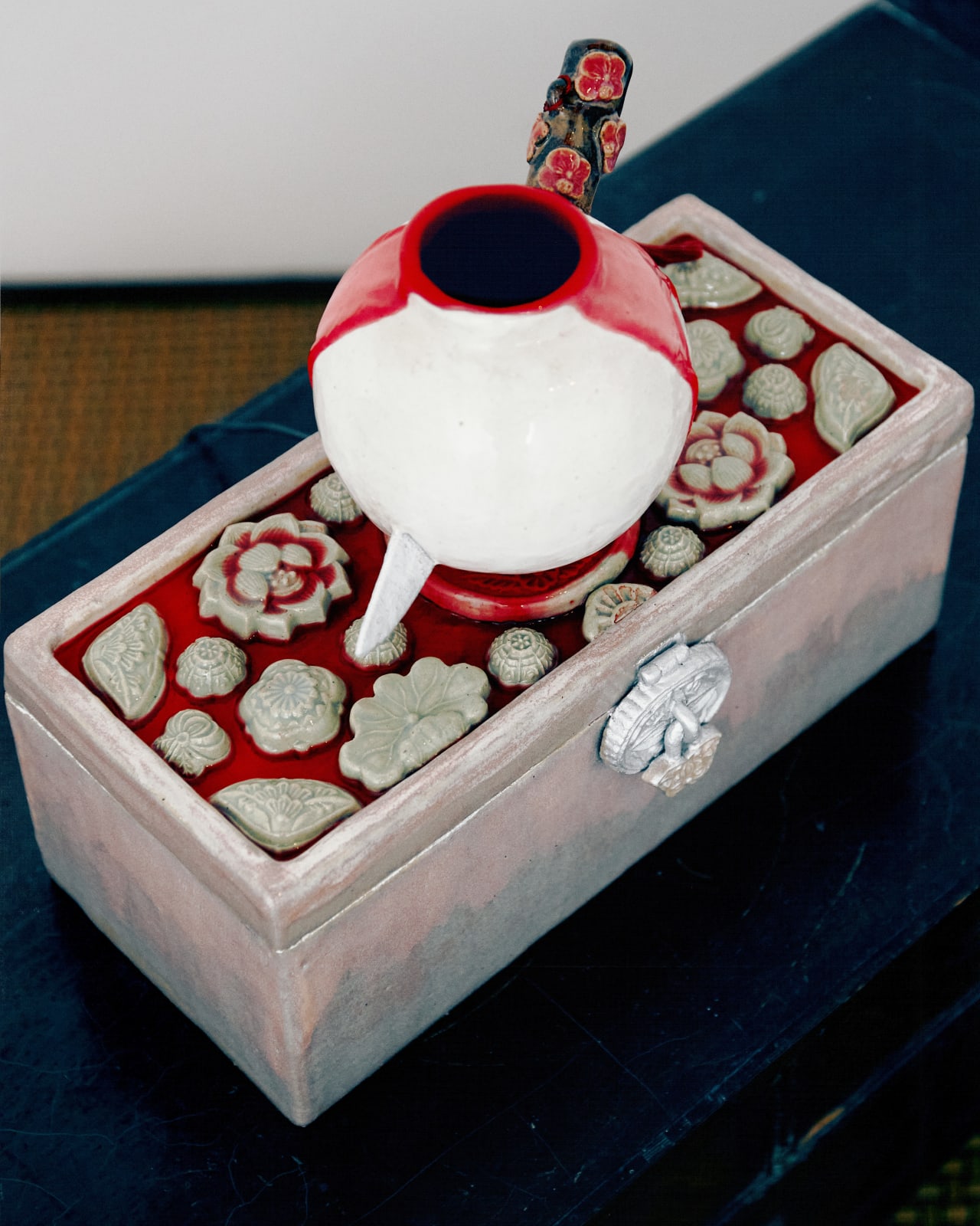 Shayne Phua, The Ornamented Knife confronts the Pure, Unadorned Moon, 2024