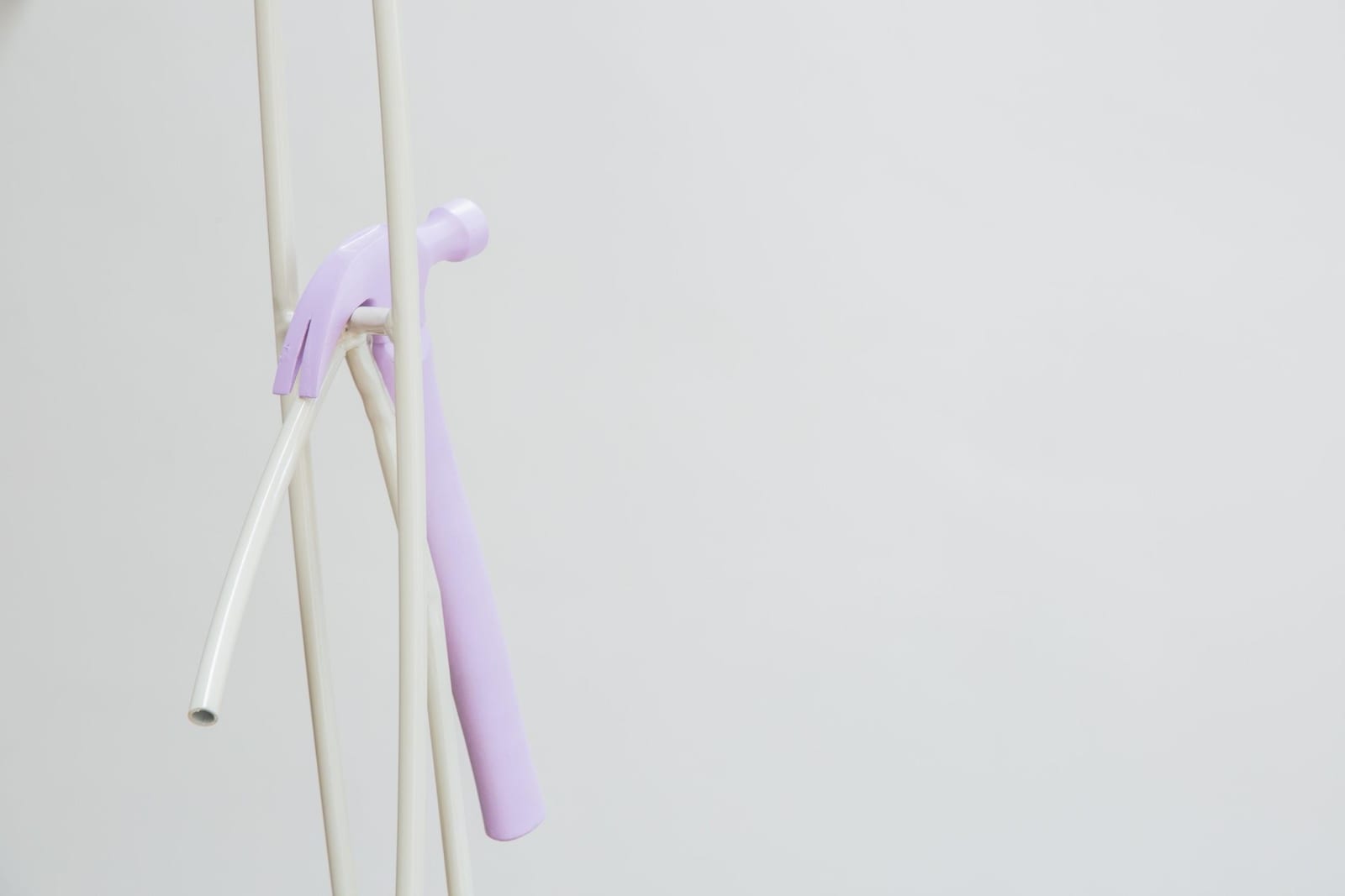 Aki Hassan, A Tired Holder, Held and Holding, 2021