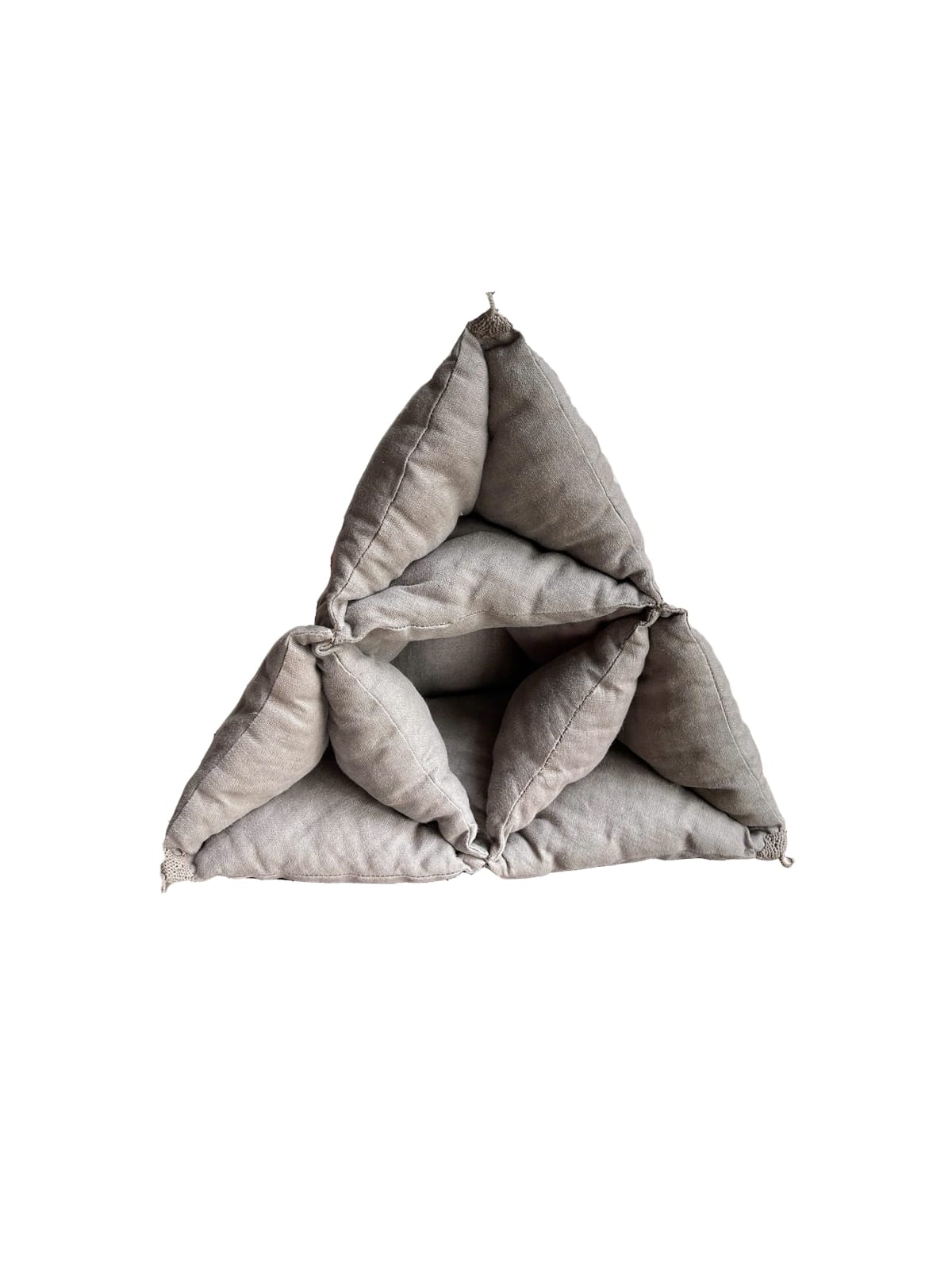 Dinh Thi Tham Poong, Object of Cotton Fibre, 2024