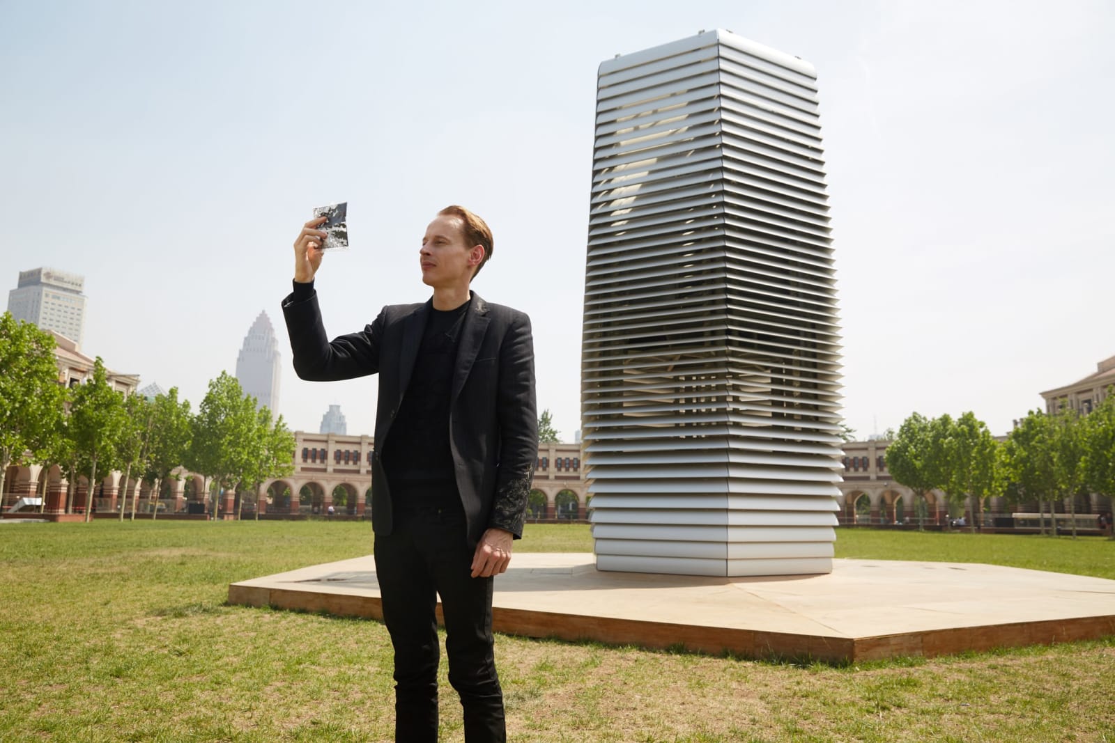 Studio Roosegaarde, Smog Free Project, 2017-Onging