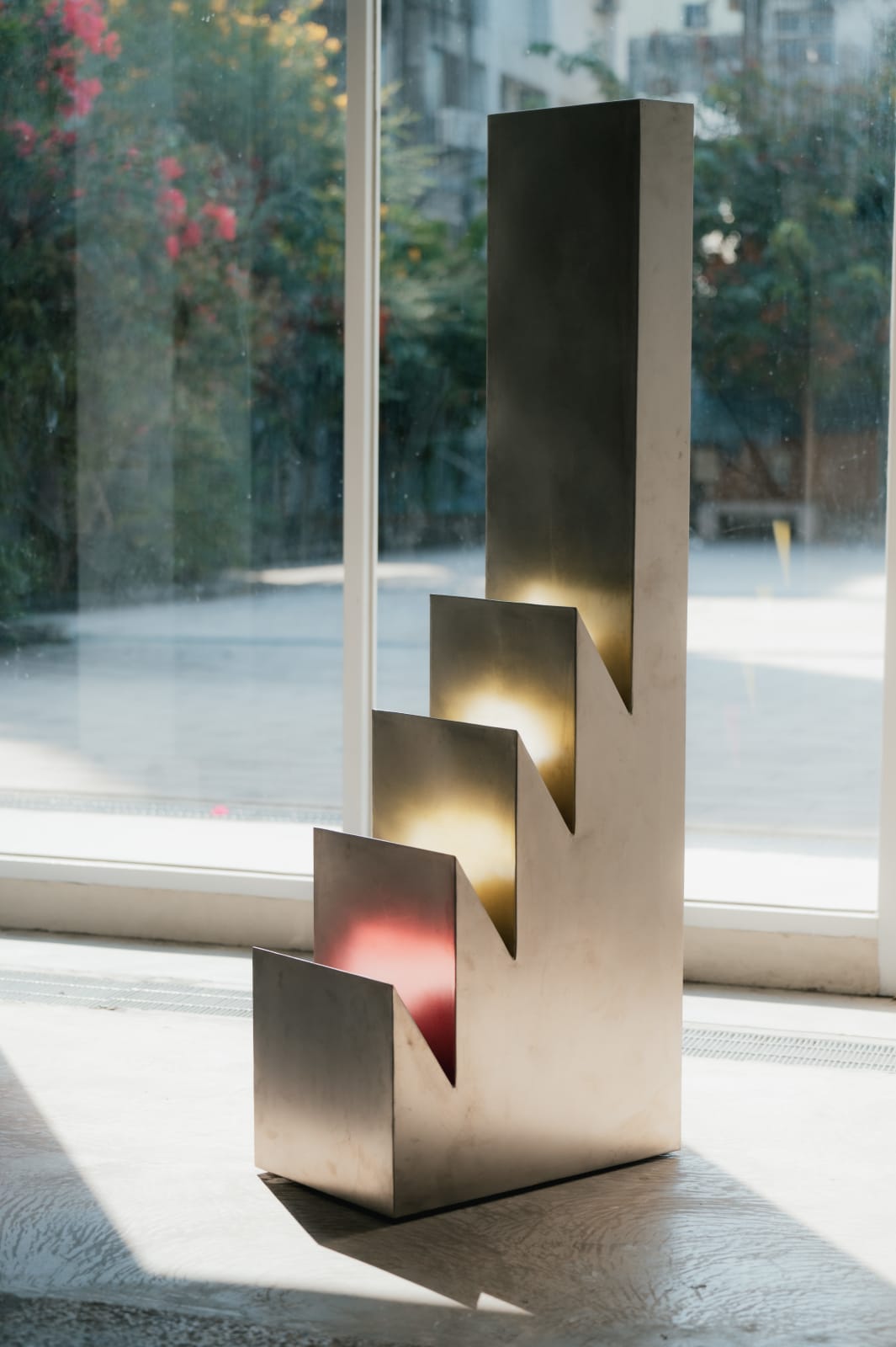 謝榕蔚 Hsieh Jung-Wei, 光梯 Light staircase 01, 2025