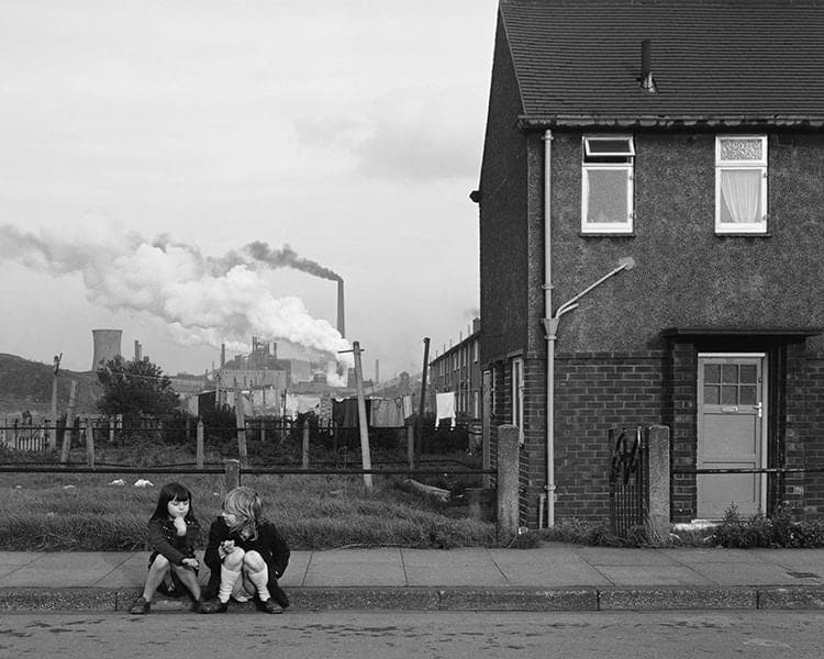 Chris Killip, Two girls, Grangetown, Middleborough, Teeside, 1975