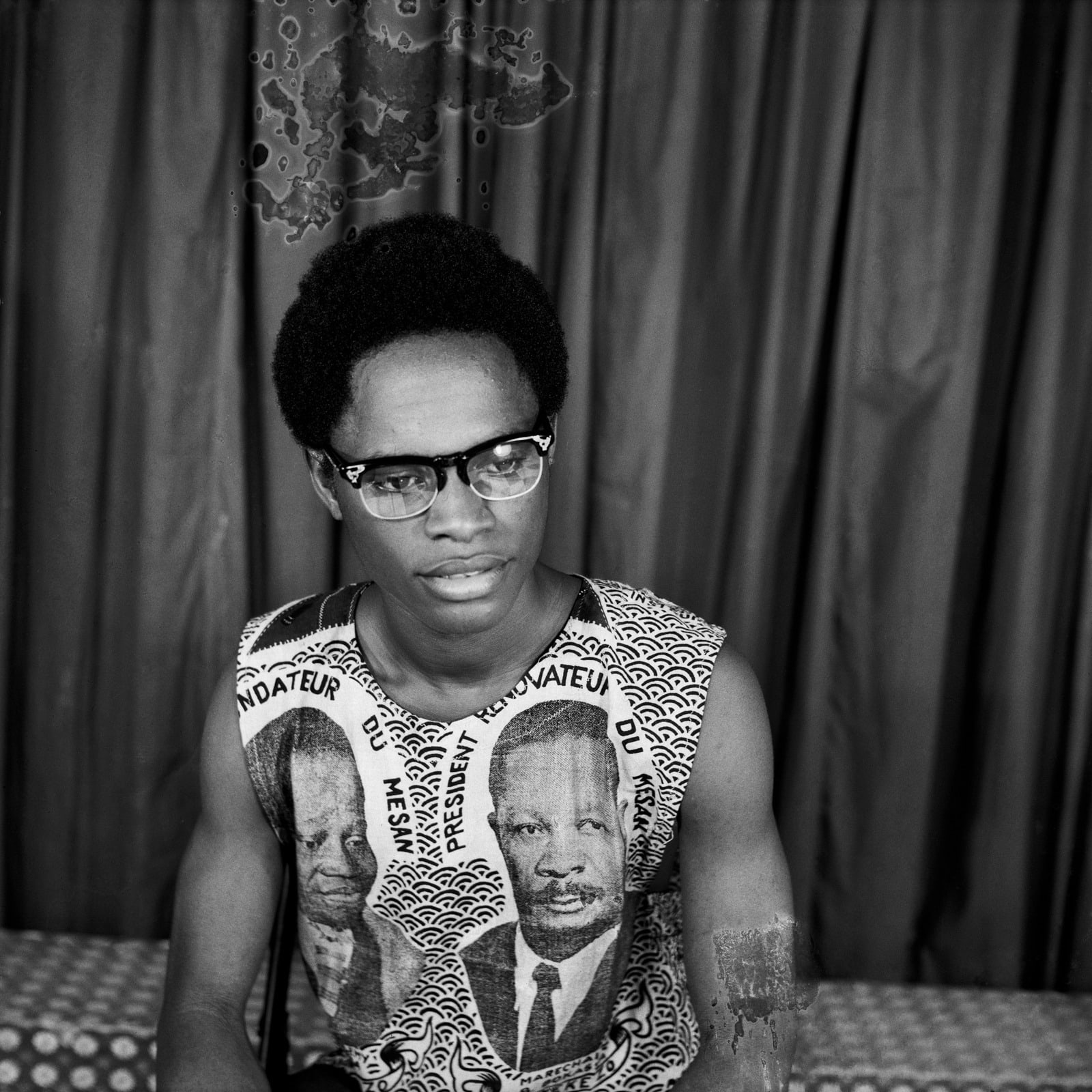 Samuel Fosso, Autoportrait, From the series 70's Lifestyle (SM19), 1975-1978