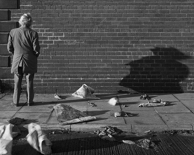 Chris Killip, True love wall, Gateshead, Tyneside, 1975