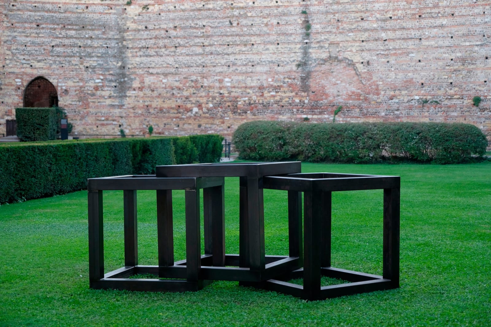 Hidetoshi Nagasawa, Tre cubi, 2015