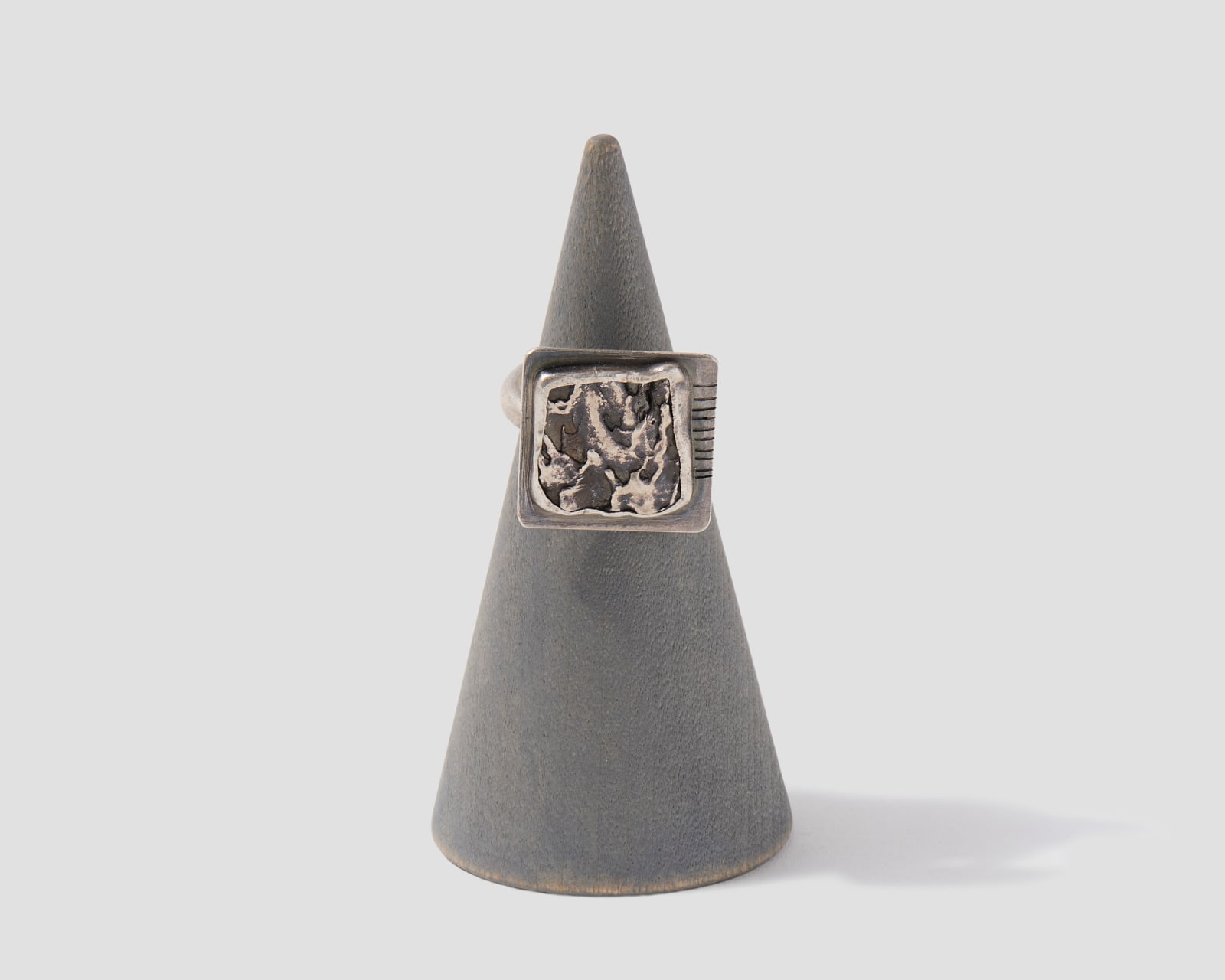 Robert Ebendorf, Modern Muse Ring, 2025