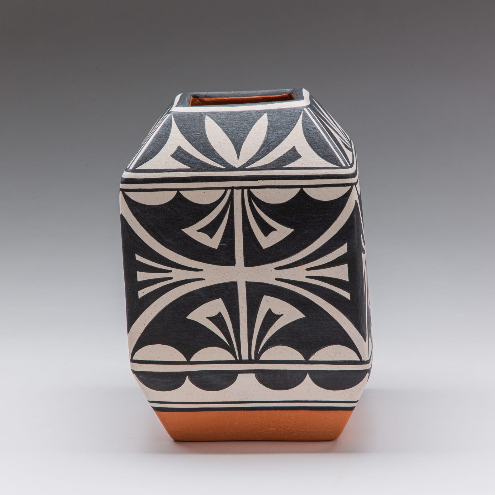 Jeff Suina, Labyrinth, 2022