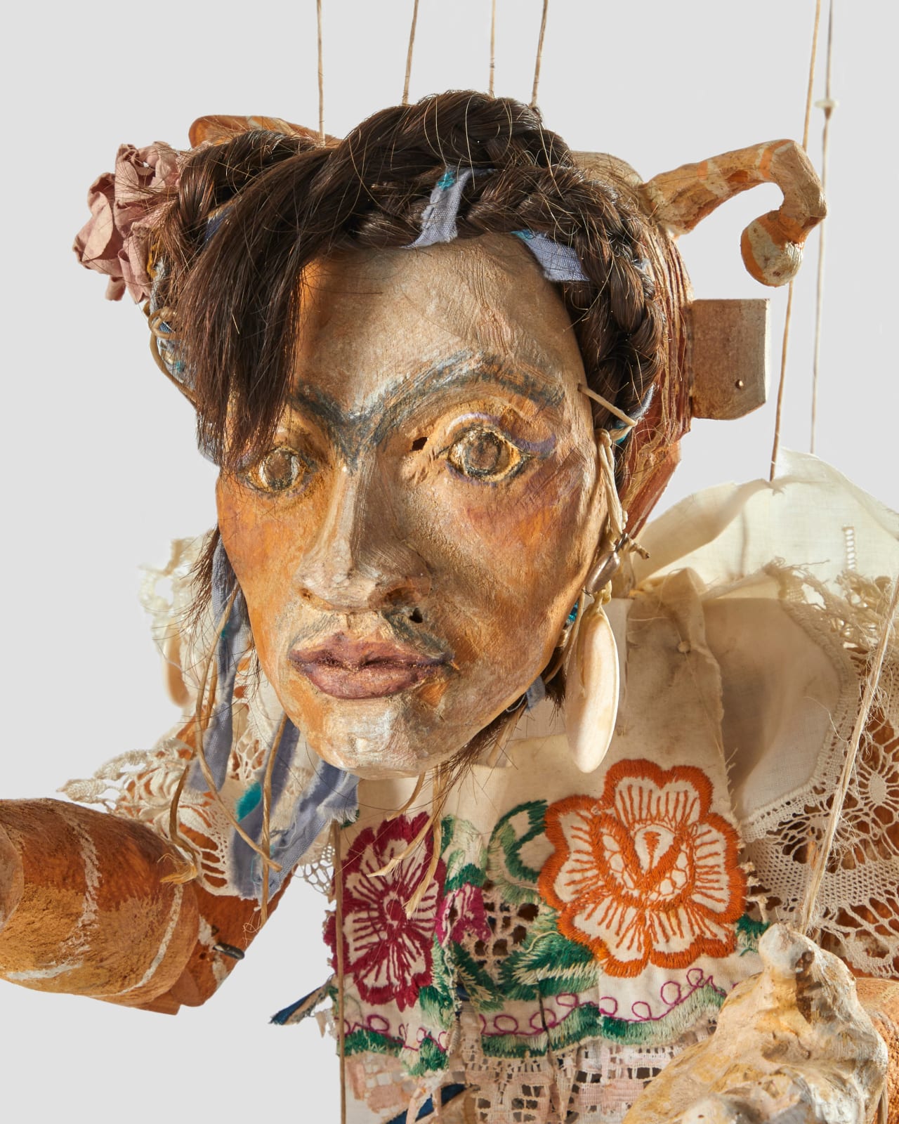 Armond Lara, As Frida Marionette, 2009