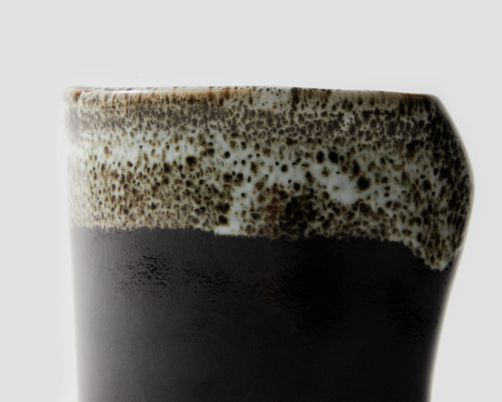 Loren Vladem, Cup (Brown), 2025