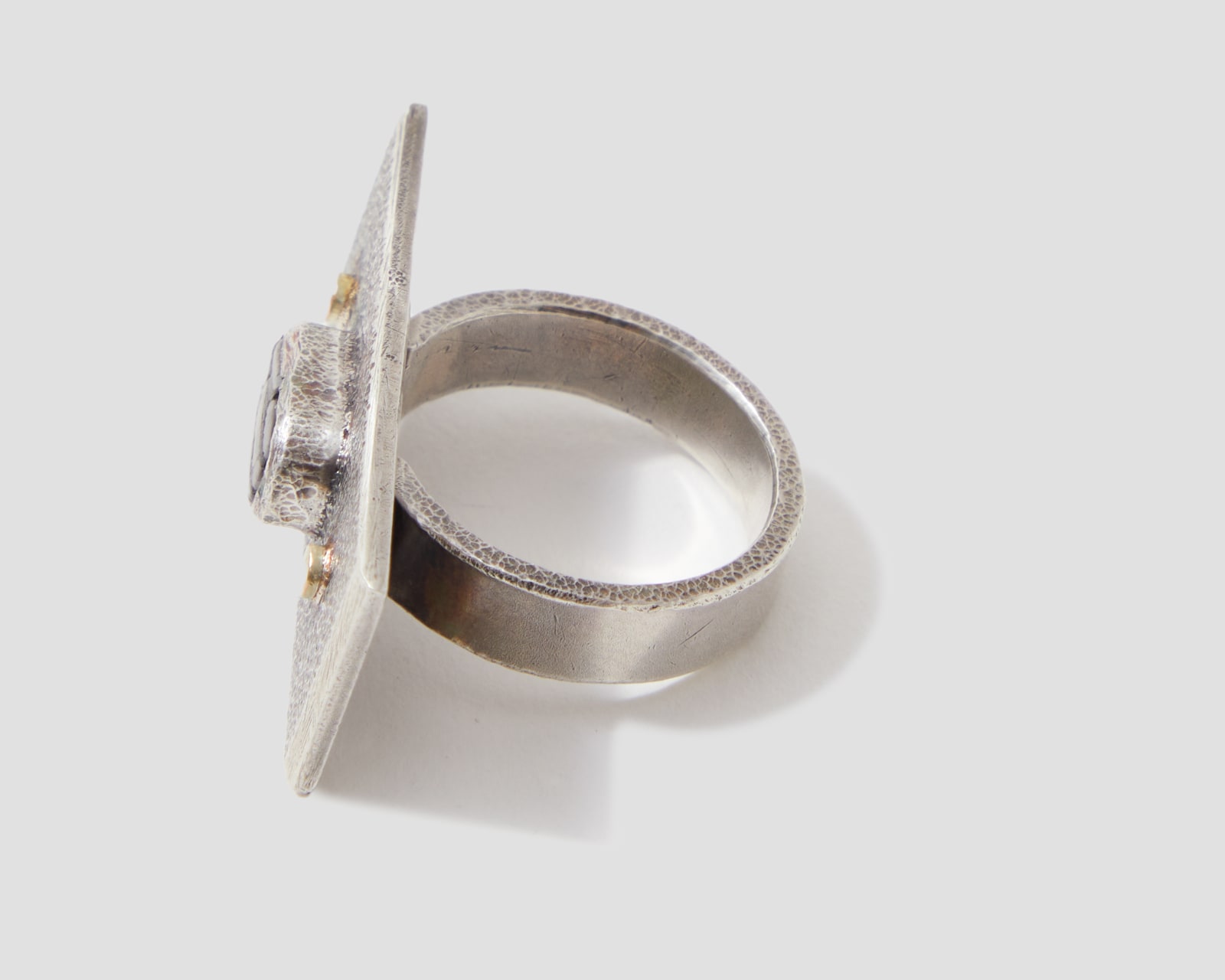 JQ Nightshade, Fosil Ring, 2024