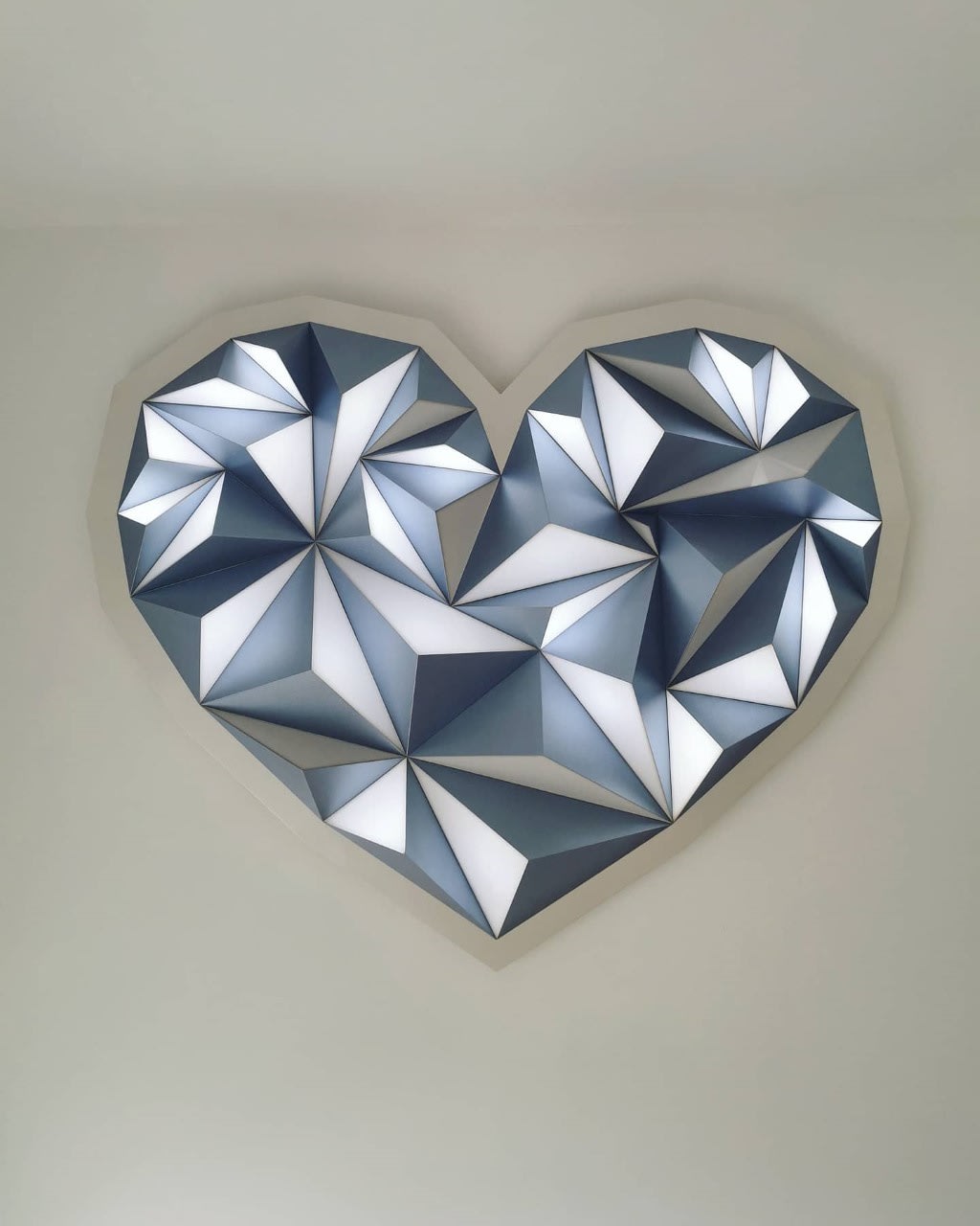 LET ME LOVE YOU, Bleu iridescent, 2020