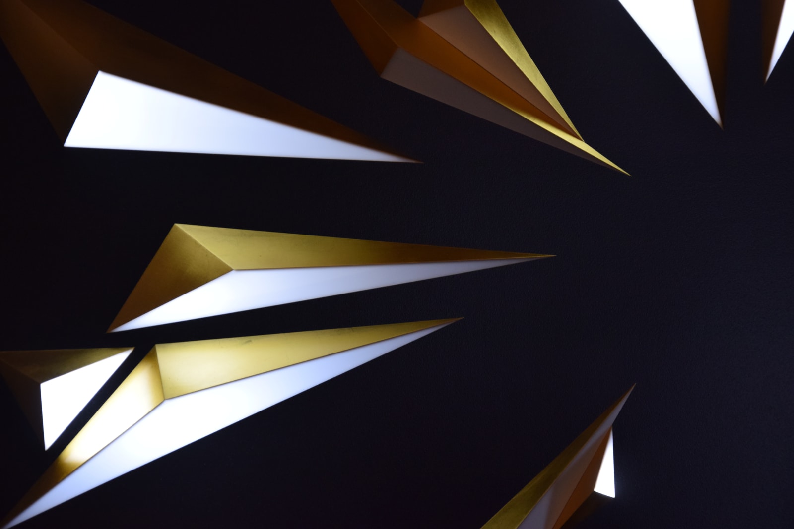 GALAXY, Noir satiné & feuilles d'or 24 carats, 2018