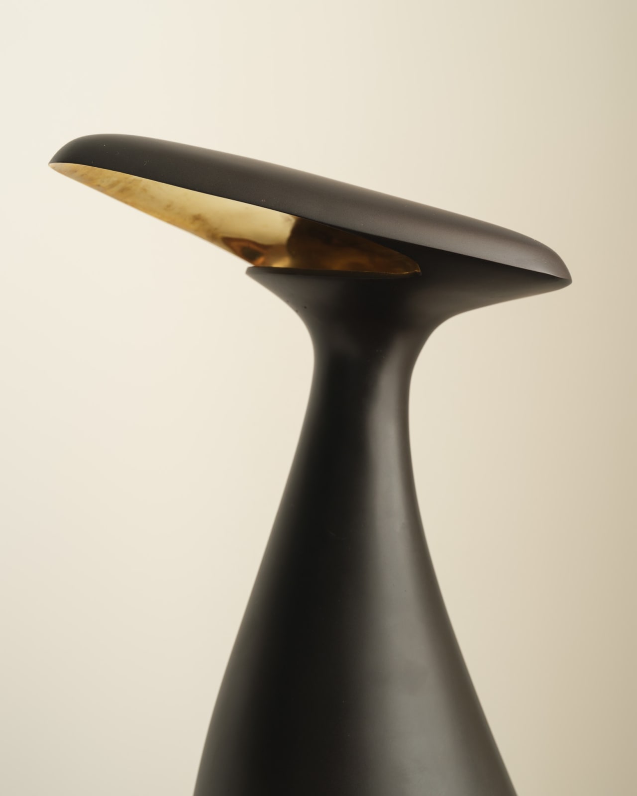 Manchot Table Lamp