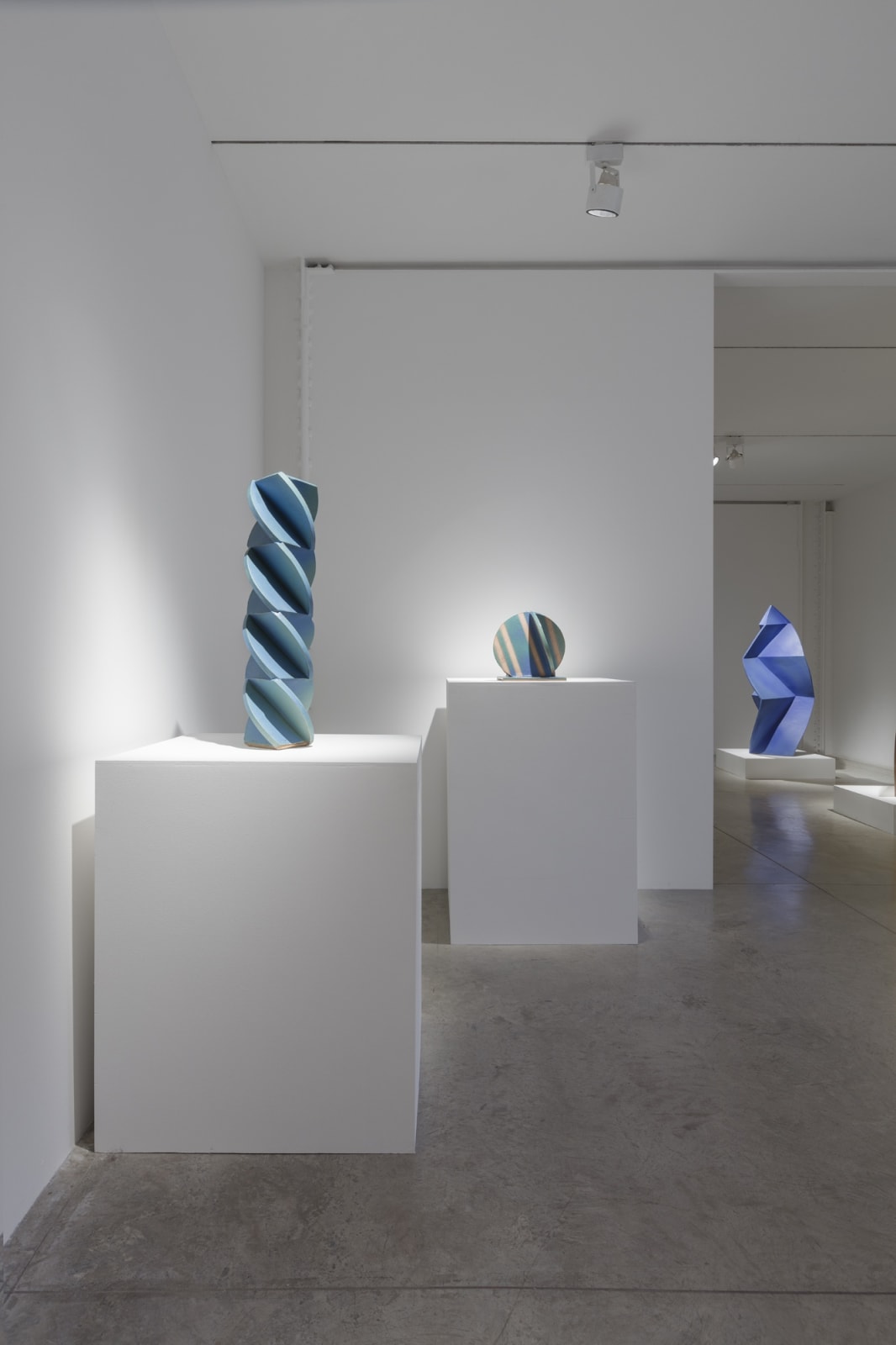 John Mason: Sculpture. Installation View. November 30, 2017 - January 13, 2018. albertz benda, New York.