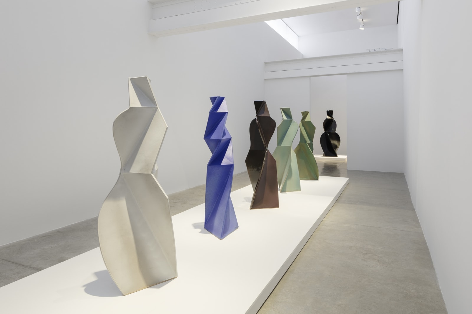 John Mason: Sculpture. Installation View. November 30, 2017 - January 13, 2018. albertz benda, New York.